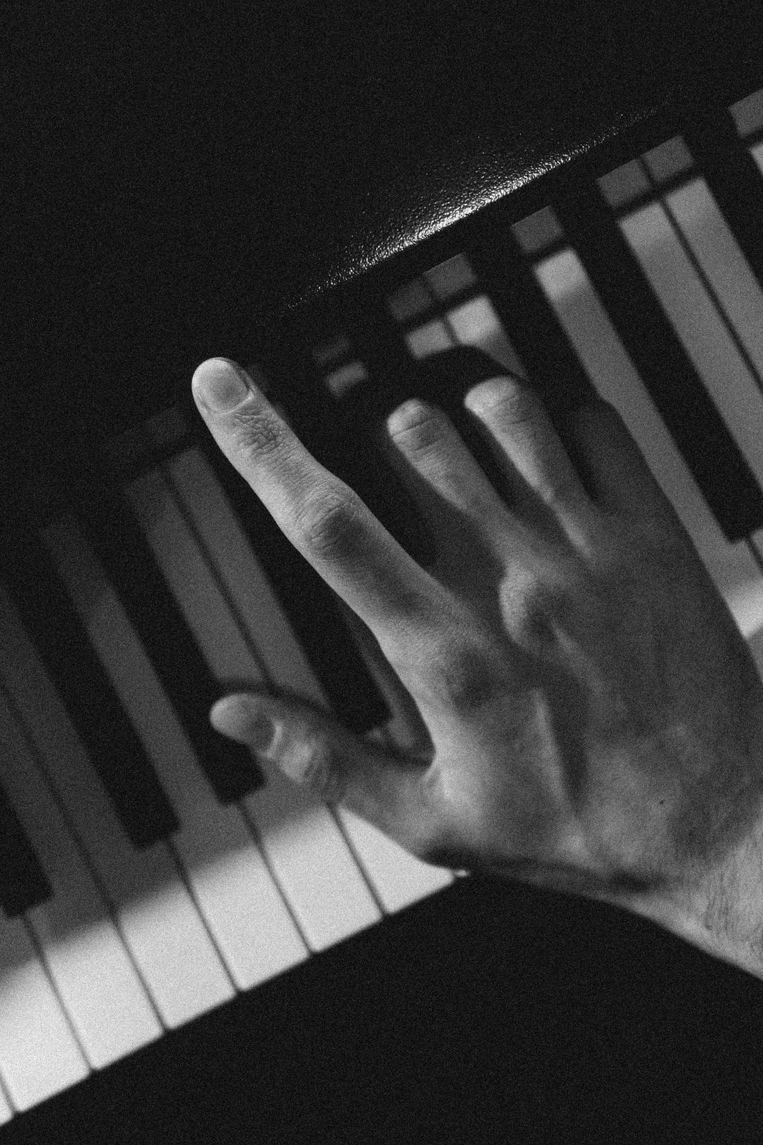 Olexandr Ignatov's hand on the piano keys