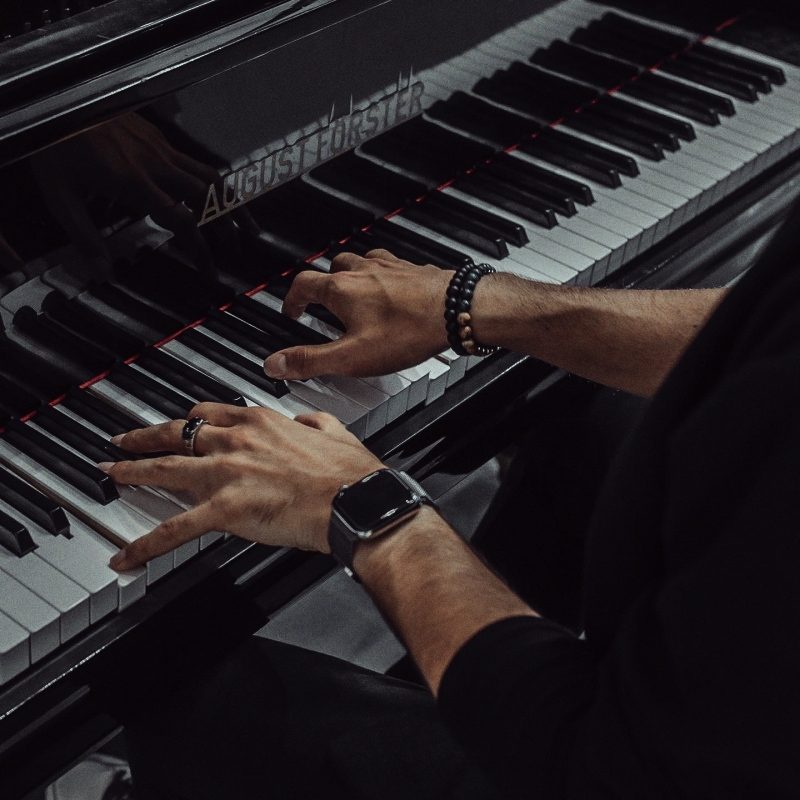 Olexandr Ignatov at the piano